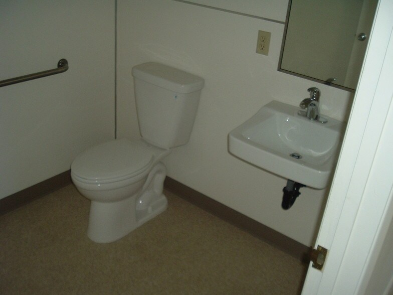 More Photos Of 30919 Mission Rd, Bonsall Contractor Storage Yard For Lease