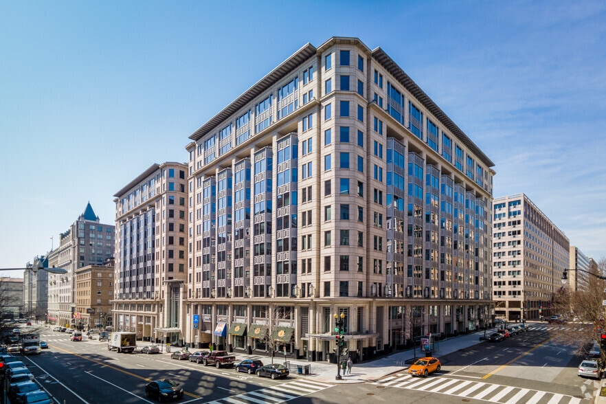 More Photos Of 555 12th St NW, Washington Office For Lease