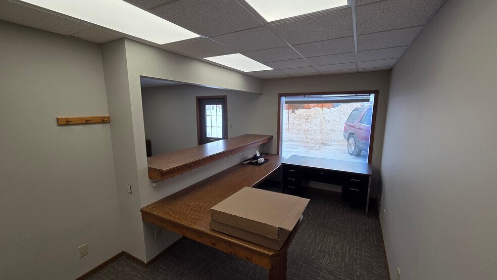 More Photos Of 1710 Lincoln Ave, Spirit Lake Office For Lease