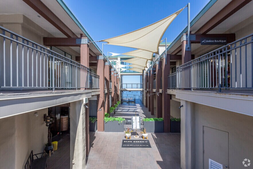 More Photos Of 1250 Prospect St, La Jolla General Retail For Lease