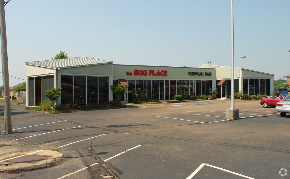 More Photos Of 2315 Lakeland Dr, Flowood General Retail For Sale