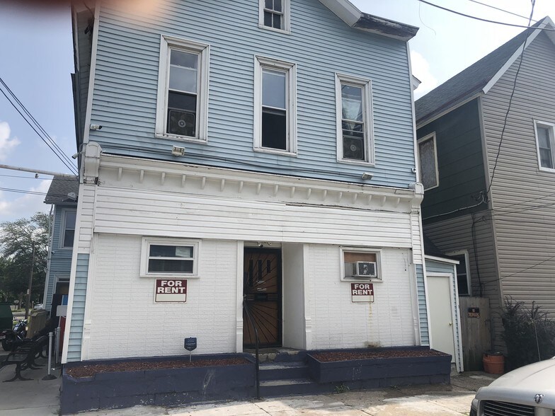 More Photos Of 901 W 4th St, Erie Hotel For Sale