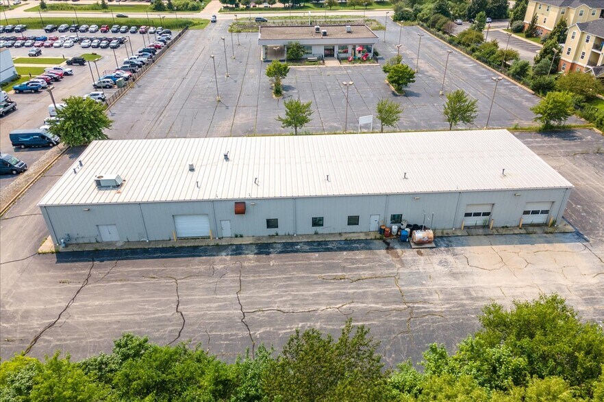 More Photos Of 1910 Moreland Blvd, Champaign Auto Dealership For Sale
