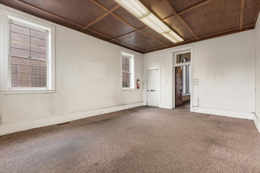 More Photos Of 1017 3rd Ave, New Brighton Office For Sale
