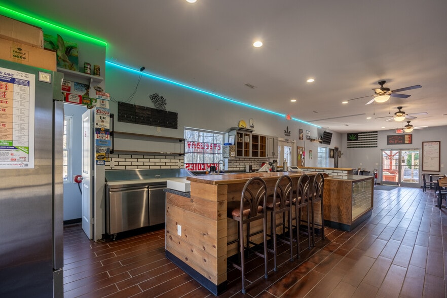 More Photos Of 6735 Wassom Memorial Hwy, Grandview General Retail For Sale