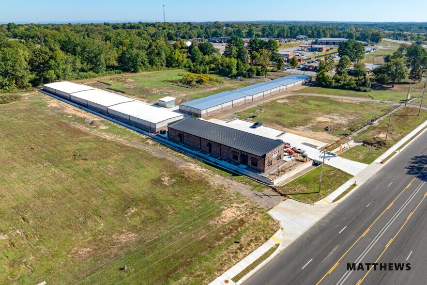 Primary Photo Of 920 Frontier rd, Barling Self Storage For Sale