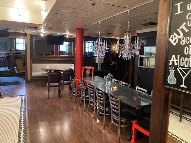 More Photos Of 520 S Front St, Columbus Bar For Lease