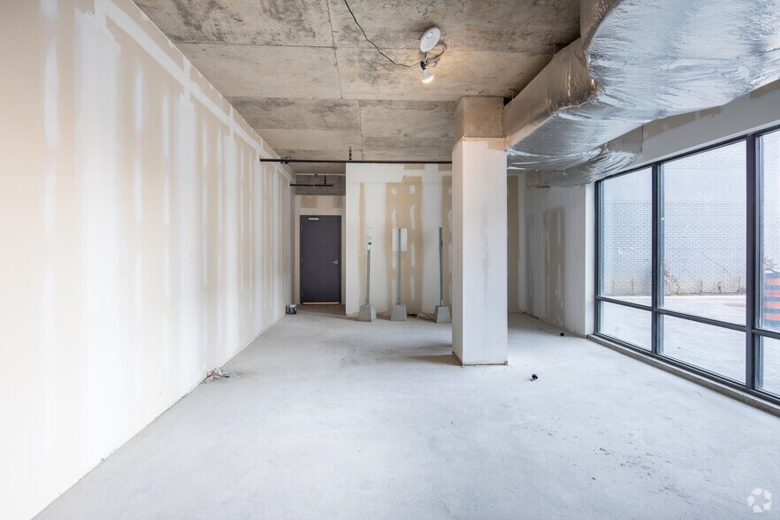 More Photos Of 621 Sheppard Ave E, Toronto Storefront Retail Residential For Lease