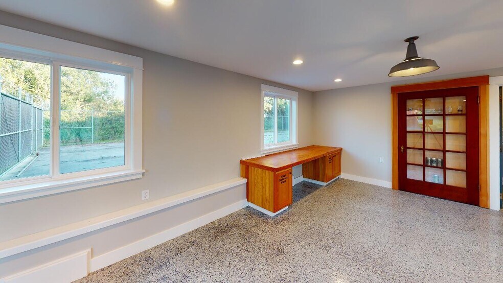 More Photos Of 1425 SE 9th St, Warrenton Warehouse For Lease