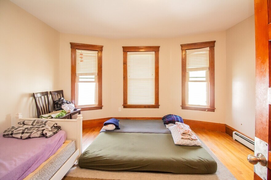 More Photos Of 56 Cohasset St, Worcester Multifamily For Sale