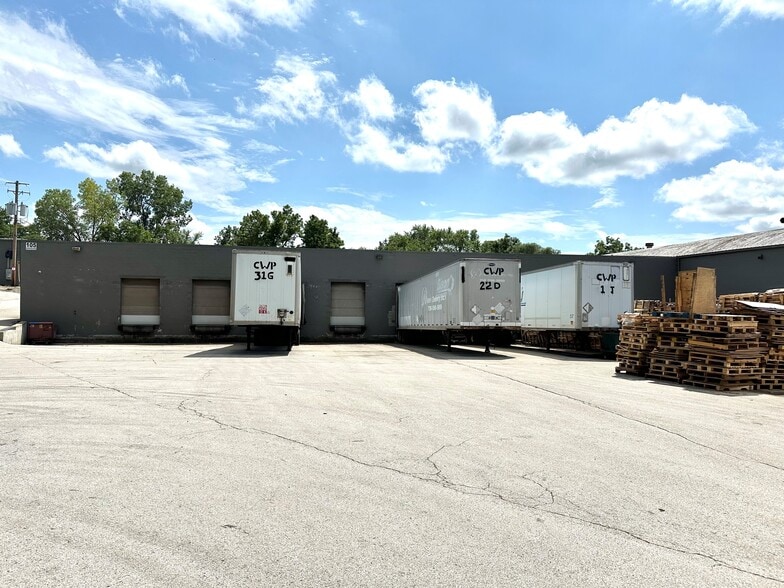 More Photos Of 85-125 Hankes Ave, Aurora Warehouse For Sale