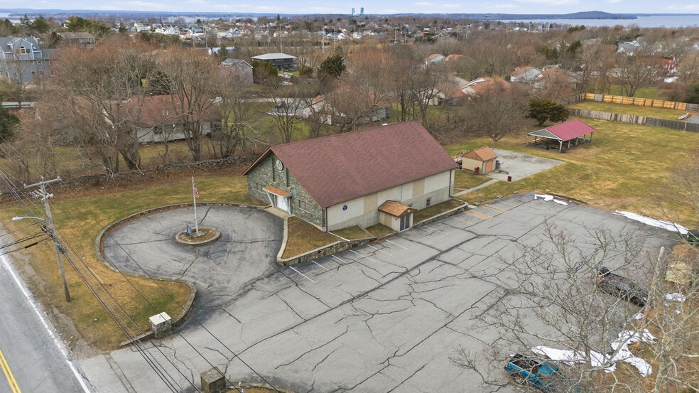 More Photos Of 81 Sprague St, Portsmouth Specialty For Sale