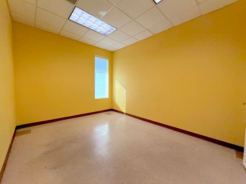 More Photos Of 1743 Park Center Dr, Orlando Medical For Sale