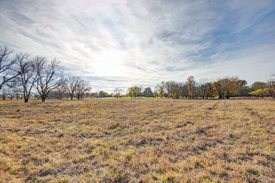 More Photos Of 4748 N 4318, Pryor Flex For Sale