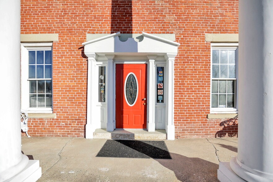 More Photos Of 3900 Noe Bixby Rd, Columbus Storefront Retail Residential For Sale