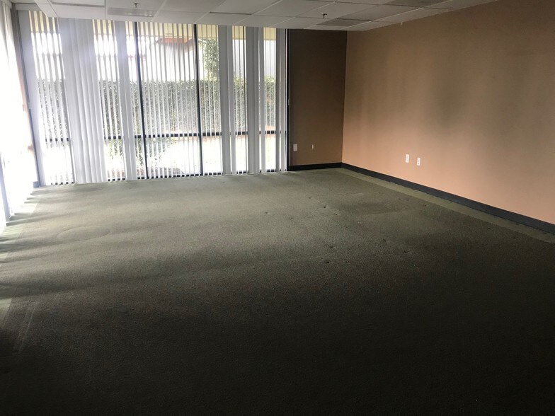 More Photos Of 180 E Main St, Tustin Office For Lease