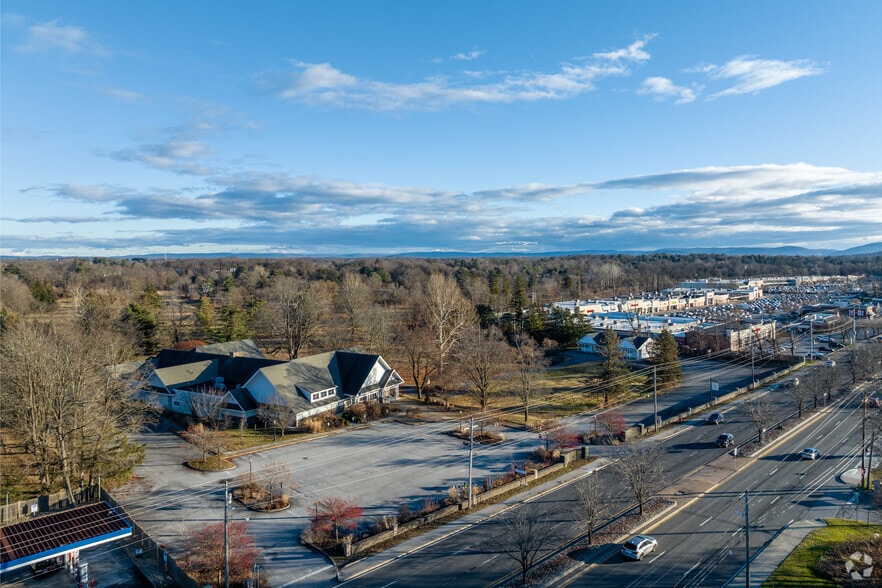 More Photos Of 2628 South Rd, Poughkeepsie Sports And Entertainment For Sale