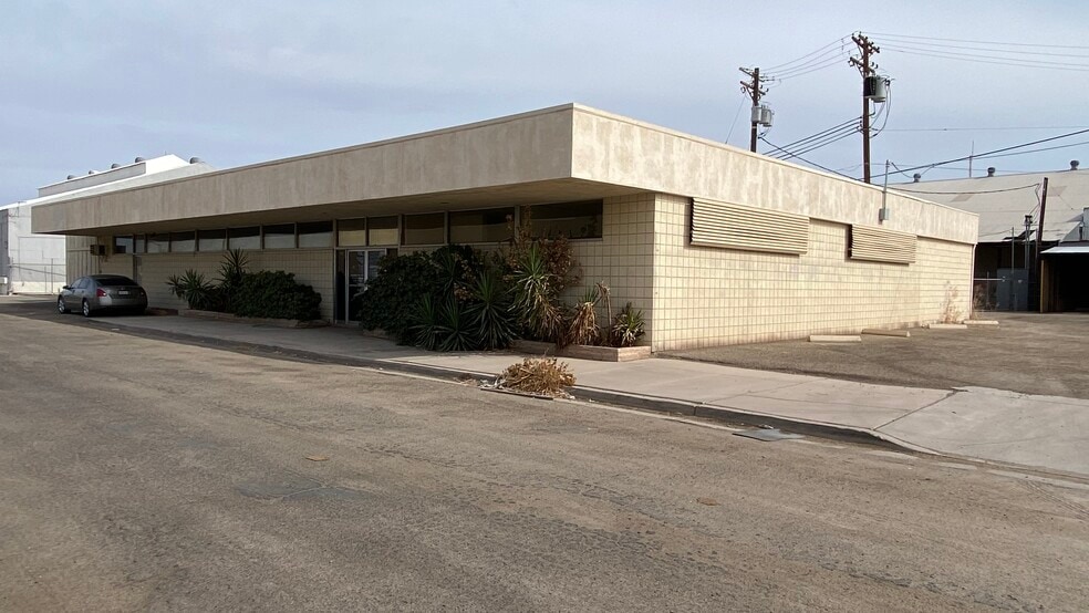 Primary Photo Of 355 W Olive Ave, El Centro Showroom For Lease