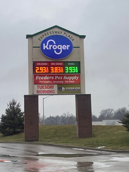 More Photos Of 2156 Dixie Hwy, Fort Mitchell Unknown For Lease