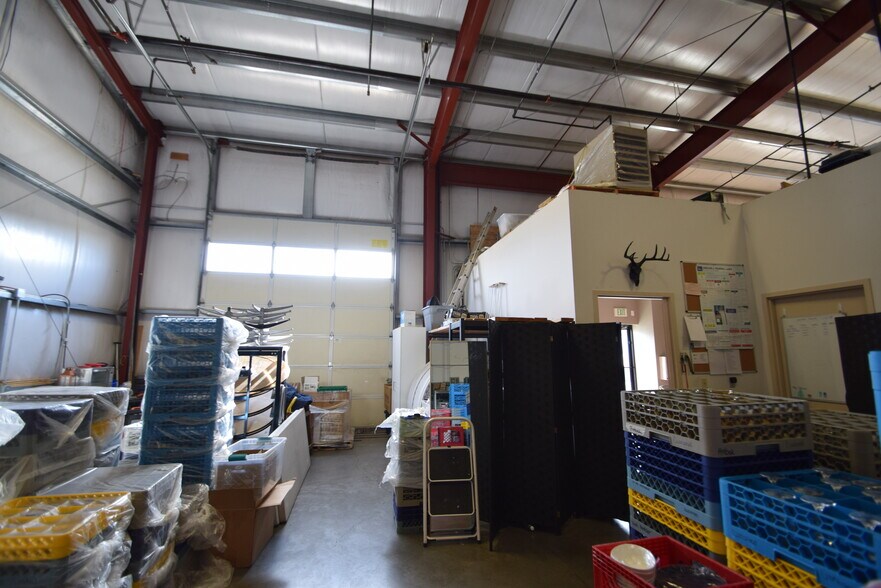 More Photos Of 615 SE Glenwood Dr, Bend Unknown For Lease