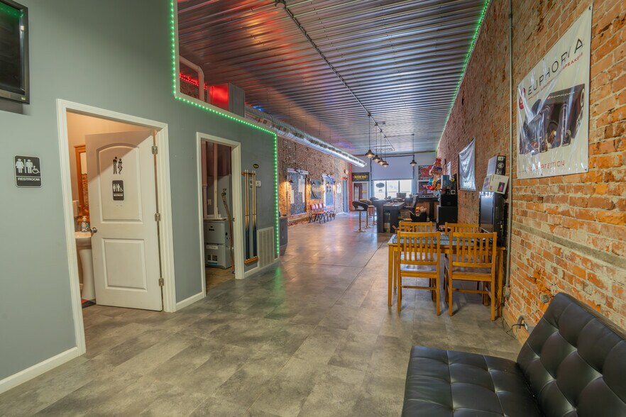 More Photos Of 207 S Railroad St, Brookston General Retail For Sale