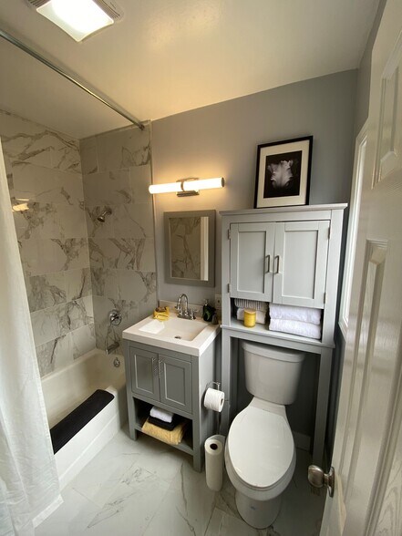 More Photos Of 4409 E 10th St, Long Beach Apartments For Sale