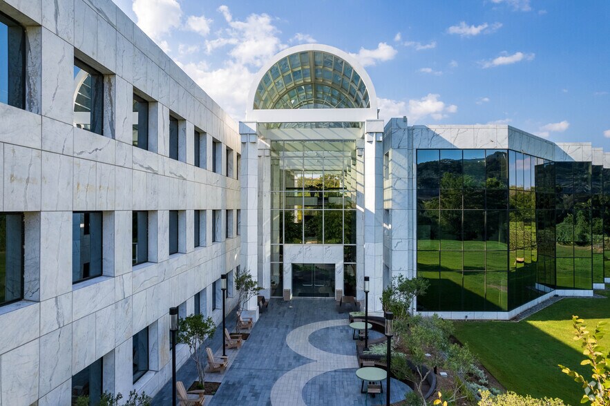 More Photos Of 5000 Plaza On The Lake Dr, Austin Office For Lease