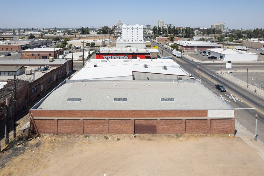 More Photos Of 135 Van Ness Ave, Fresno Warehouse For Lease