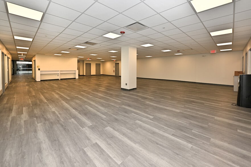 More Photos Of 50 Tice Blvd, Woodcliff Lake Office For Lease