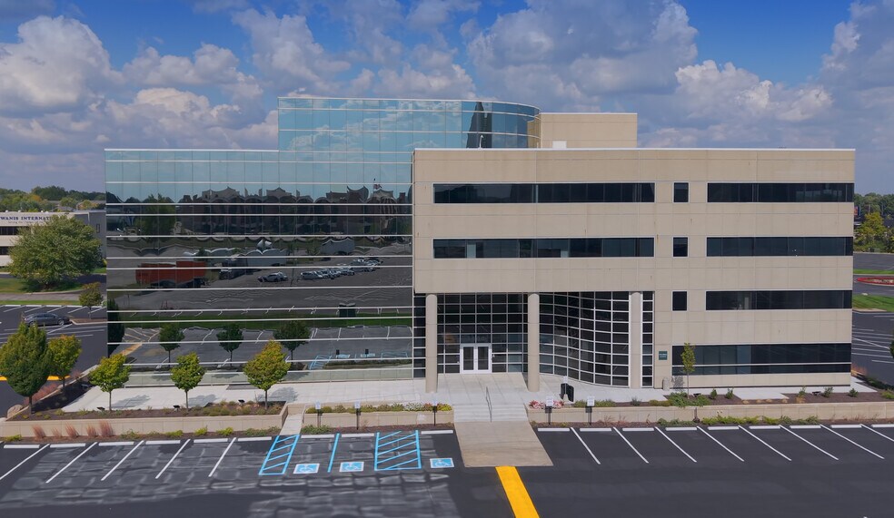 More Photos Of 3600 Woodview Trace, Indianapolis Office For Lease