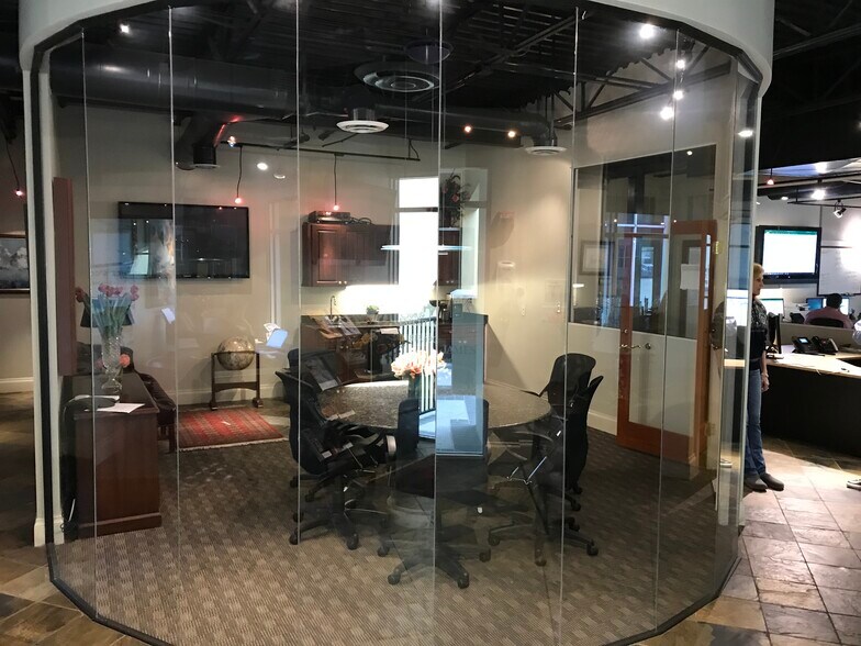 More Photos Of 711 S Howard Ave, Tampa Coworking Space