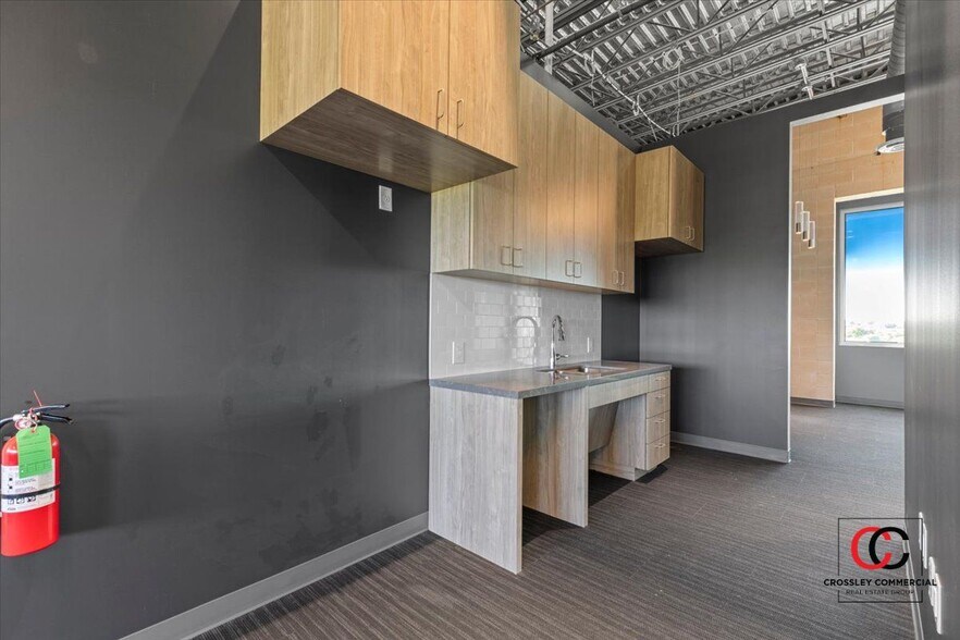 More Photos Of 211 S Brown St, Round Rock Medical For Sale