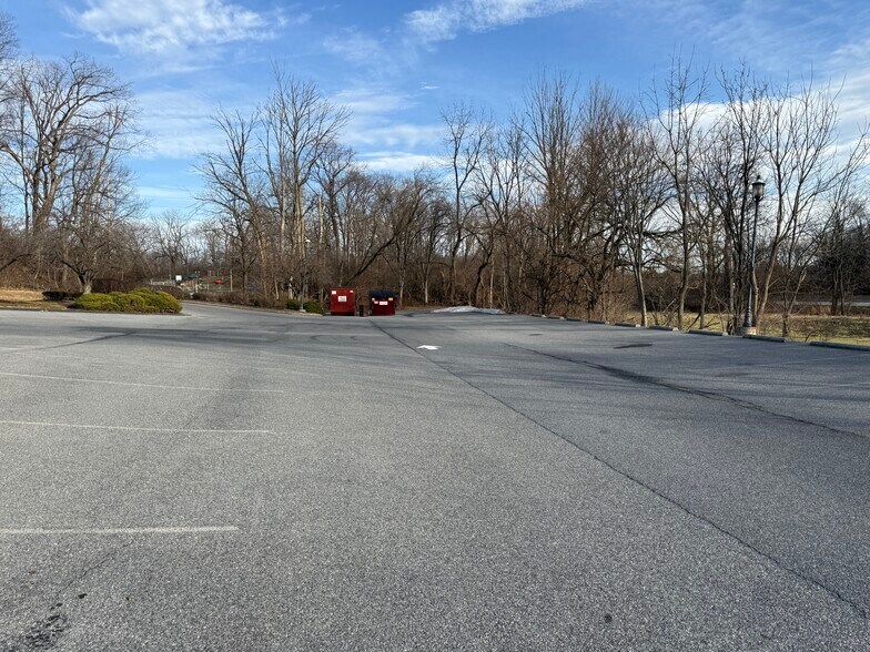 More Photos Of 6 Hearthstone Ct, Reading Medical For Lease