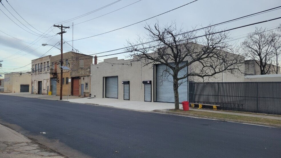 More Photos Of 160-178 Jelliff Ave, Newark Warehouse For Sale
