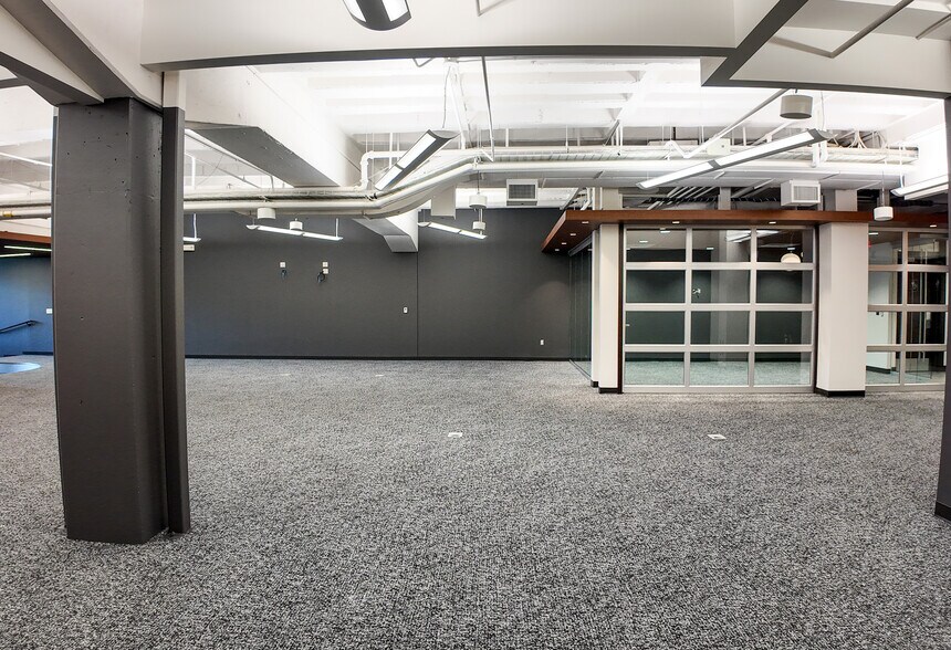 More Photos Of 108 S Dakota Ave, Sioux Falls Office For Sale