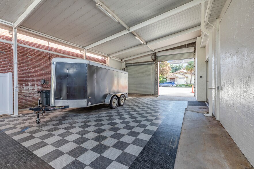 More Photos Of 208 Magnolia St, New Smyrna Beach Auto Repair For Sale