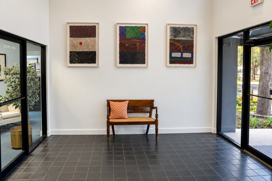 More Photos Of 1795 W Causeway Approach, Mandeville Loft Creative Space For Lease