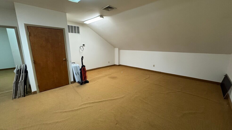 More Photos Of 1850 Friedensville Rd, Bethlehem Office For Lease