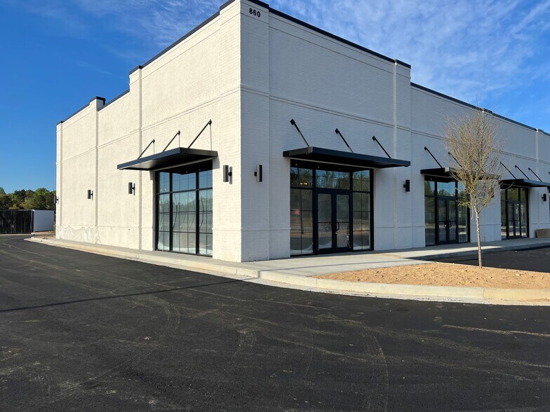 More Photos Of 860 Seven Hills Connector, Acworth Storefront For Lease