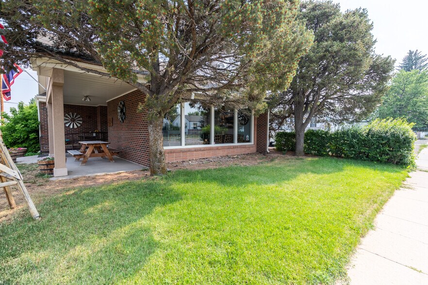 More Photos Of 2120 Logan Ave, Cheyenne Healthcare For Sale