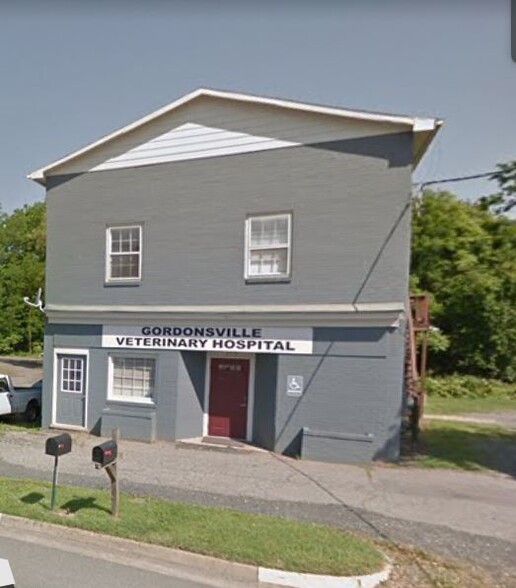 Primary Photo Of 102 E Gordon Ave, Gordonsville Office For Sale