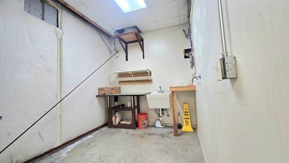 More Photos Of 22755 Antelope Blvd, Red Bluff General Retail For Lease