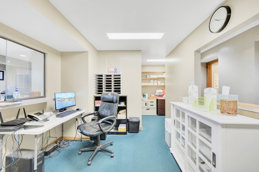 More Photos Of 1813 Main St, Blakely Office For Sale