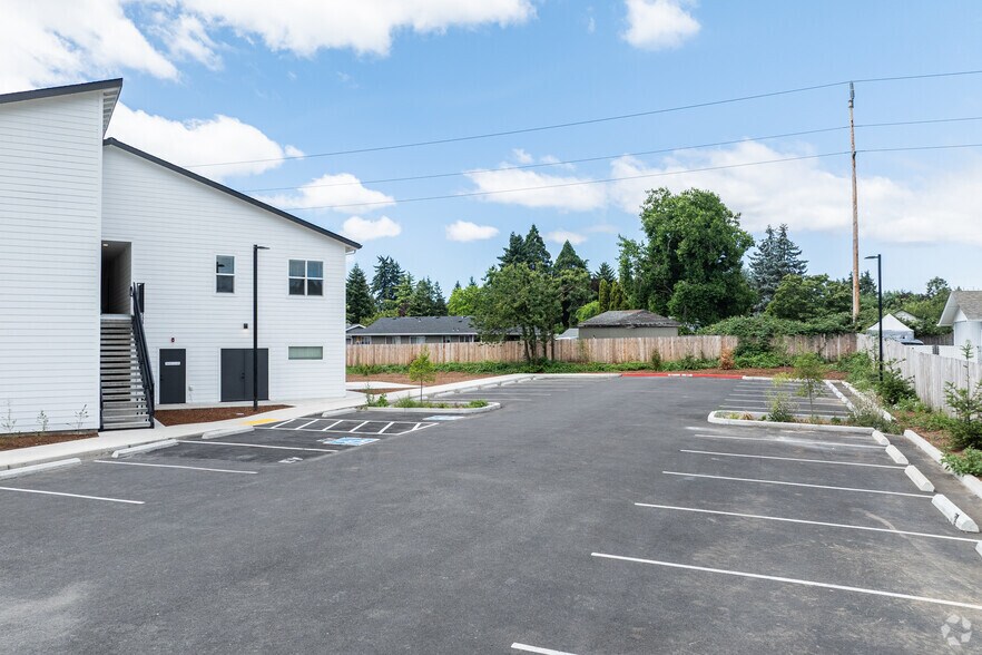 More Photos Of 4202 NE Morrow Rd, Vancouver Apartments For Sale