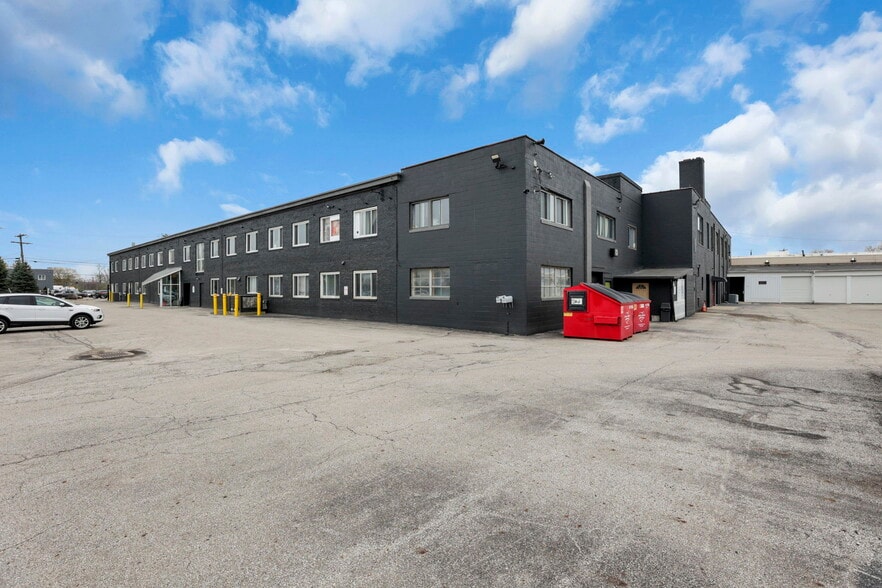 More Photos Of 2020-2034 Leonard Ave, Columbus Office For Lease