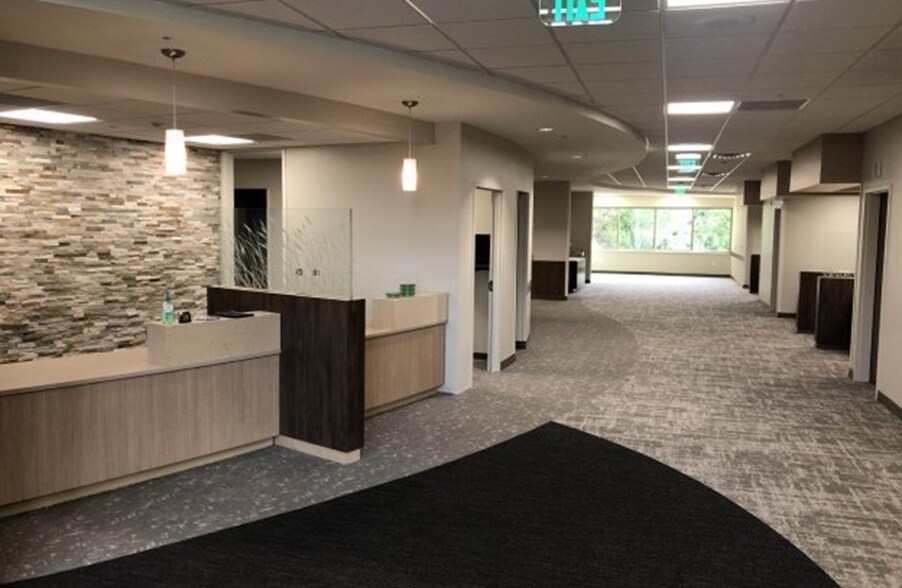 More Photos Of 2020 Hospital Dr, Windom Healthcare For Sale