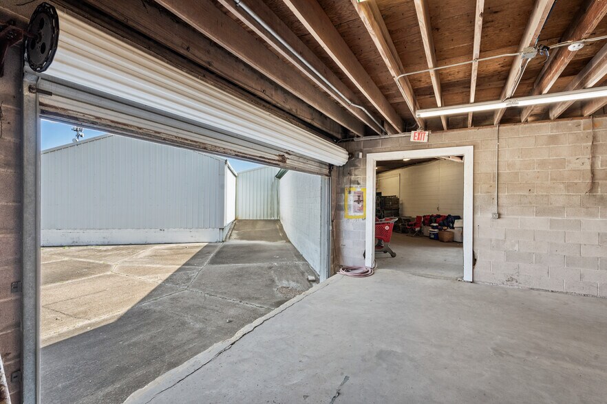 More Photos Of 8602 Broadway St, Galveston Warehouse For Sale