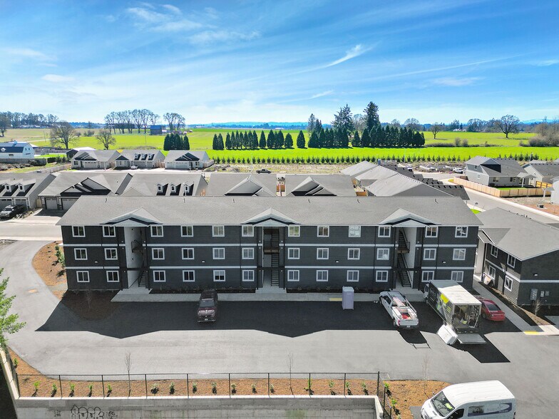 Primary Photo Of 354 S 8th St, Carlton Multifamily For Sale