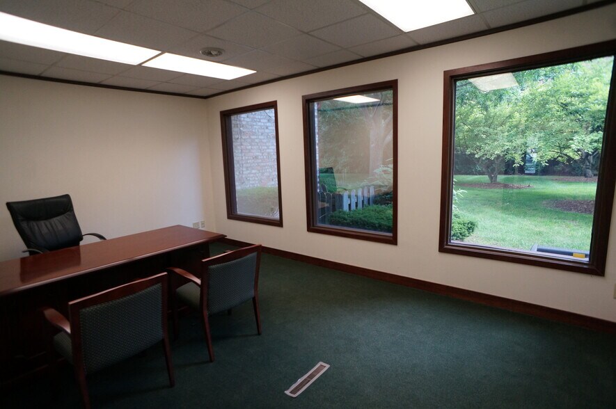 More Photos Of 1350 E Lake Lansing Rd, East Lansing Medical For Sale