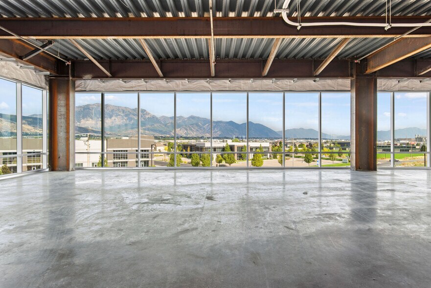 More Photos Of 1333 S Valley Grove Way, Pleasant Grove Office For Lease